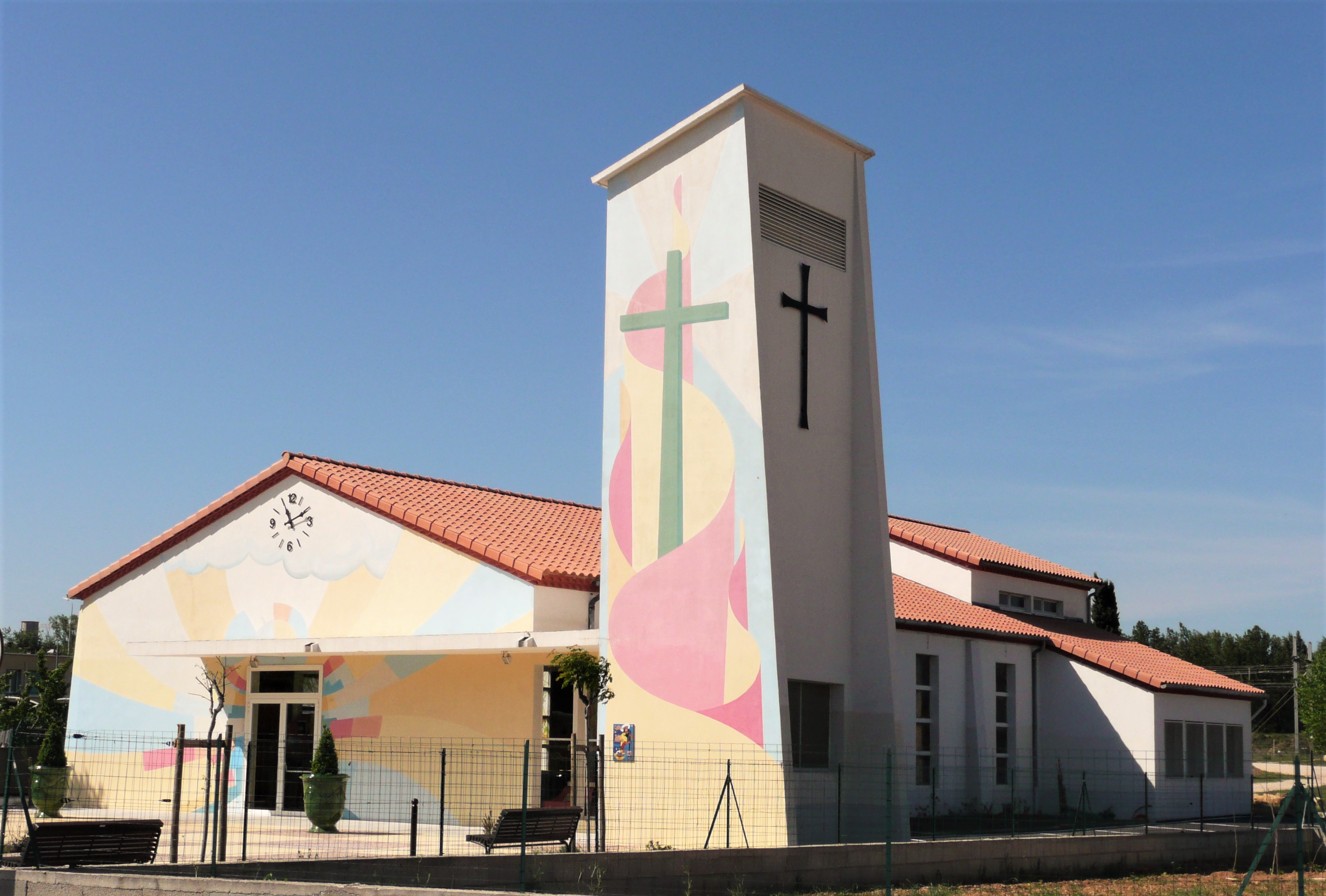 Eglise moderne à Laudun lArdoise